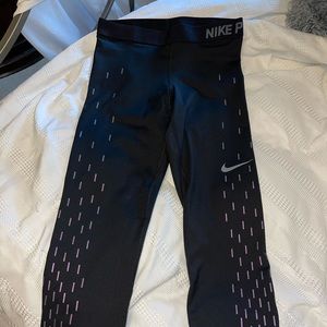 Medium Nike Pro leggings